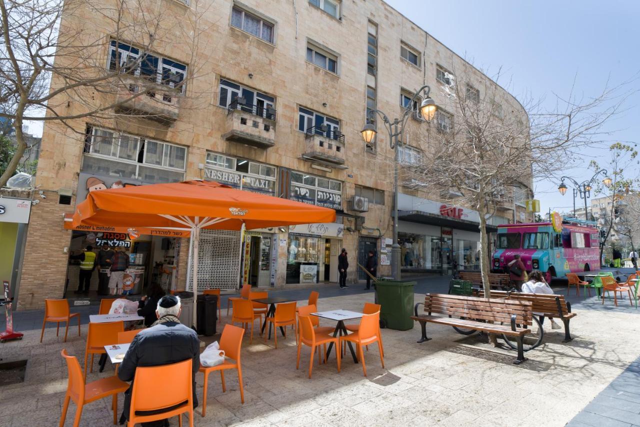 Aju Ben Yehuda 23 *